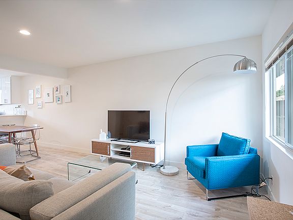 3rd image of 327 Sinclair Ave APT 1