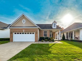 4009 Hillsdale Dr, Auburn Hills, MI 48326