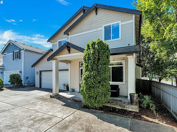 3rd image of 3302 SE 197th Ct