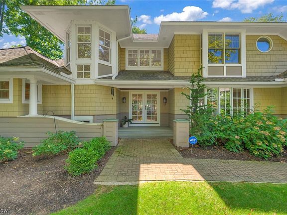 2nd image of 3 W Mather Ln