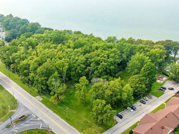 3337 Lake Rd W, Ashtabula, OH 44004