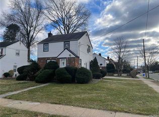 144 Cedar St, Hempstead, NY 11550