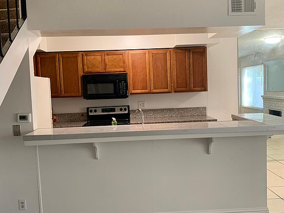 4th image of 5528 Keoncrest Cir APT 3