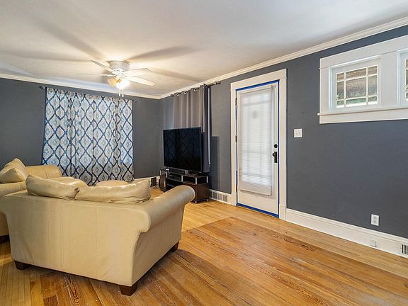 4th image of 823 Bower St