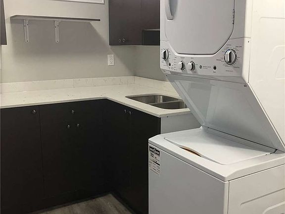 3rd image of 15 John St #4