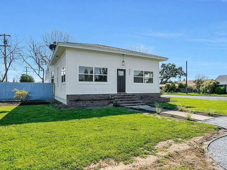 406 Sierra Ave — Photo 2