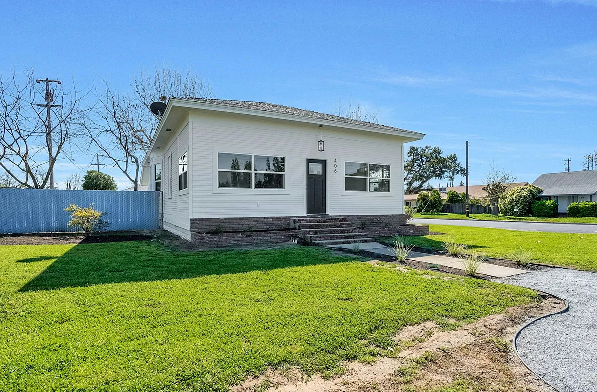 Building Photo - 406 Sierra Ave