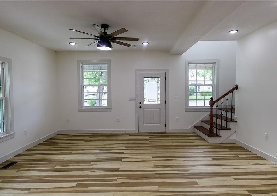 1st image of 1124 Congress St