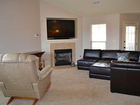 3rd image of 518 Old Mill Way