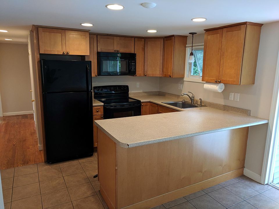2nd image of 8 Teran St