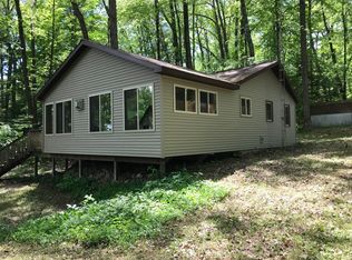 890 W Wells St, White Cloud, MI 49349