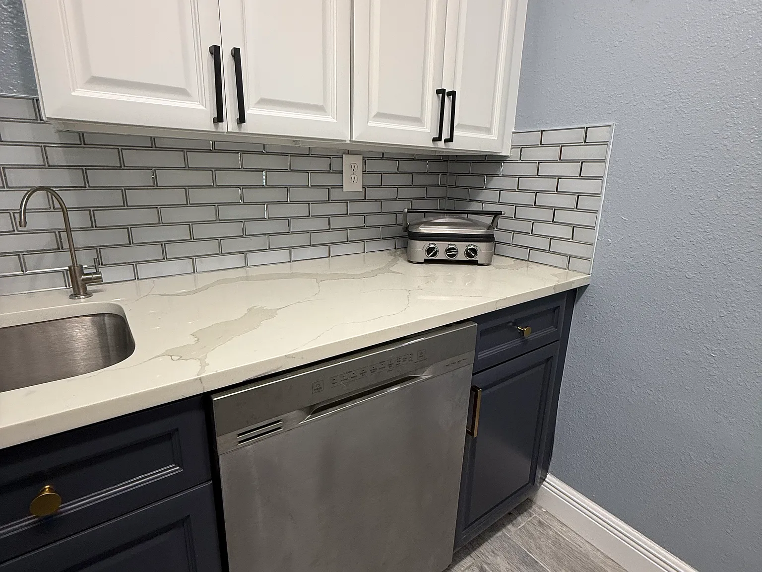 223 Dolphin Point — Photo 2