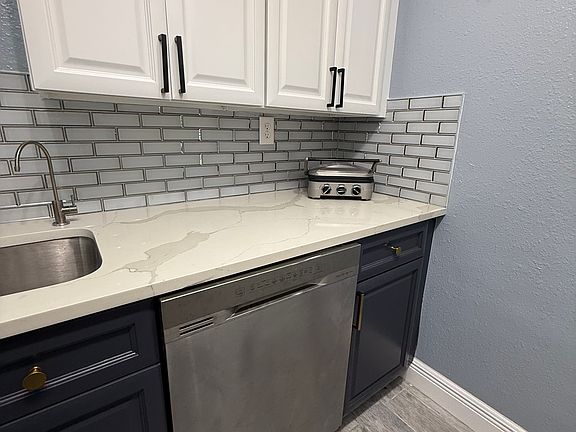 2nd image of 223 Dolphin Point APT 3