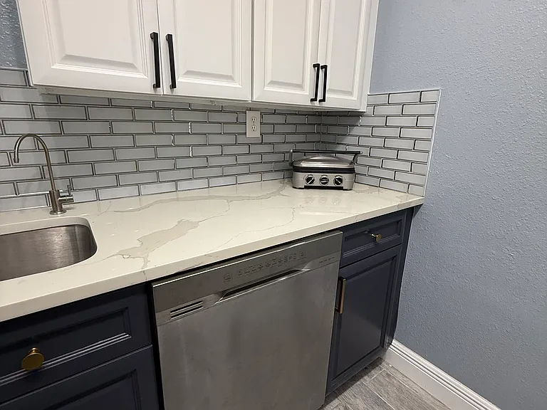 223 Dolphin Point — Photo 2