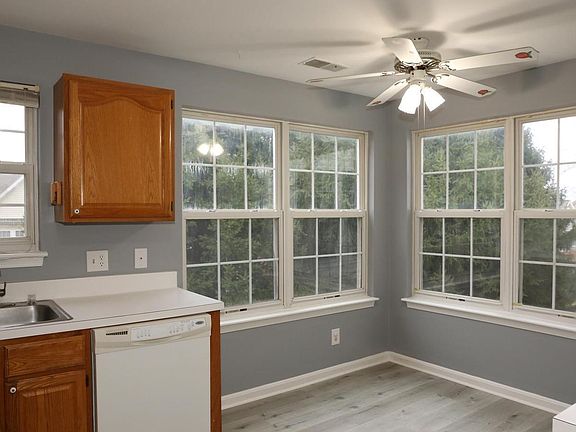 4th image of 1303 Sheridan Pl Unit G