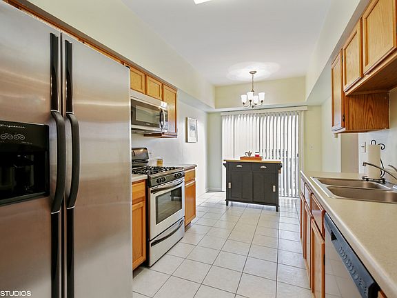 3rd image of 574 W Parkside Dr