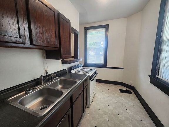4th image of 248 S 9th St #5