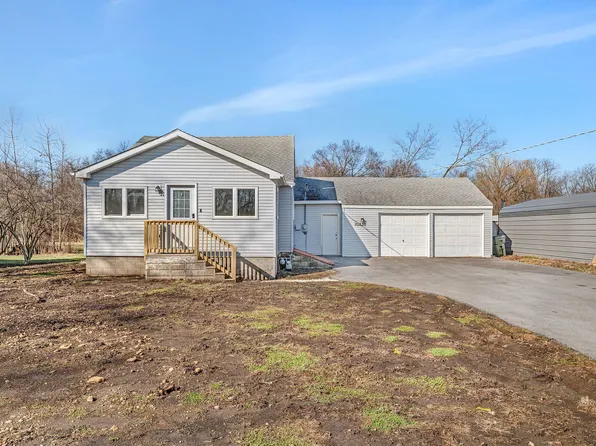 25530 S Canal St, Channahon, IL 60410