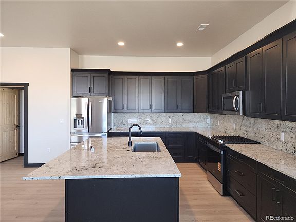 5th image of 582 Fledgefield Drive