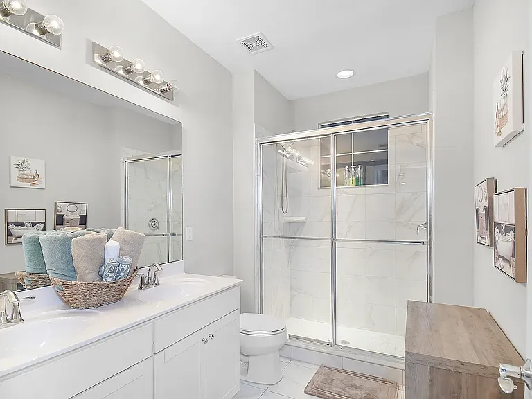 1573 NW Cataluna Cir — Photo 3