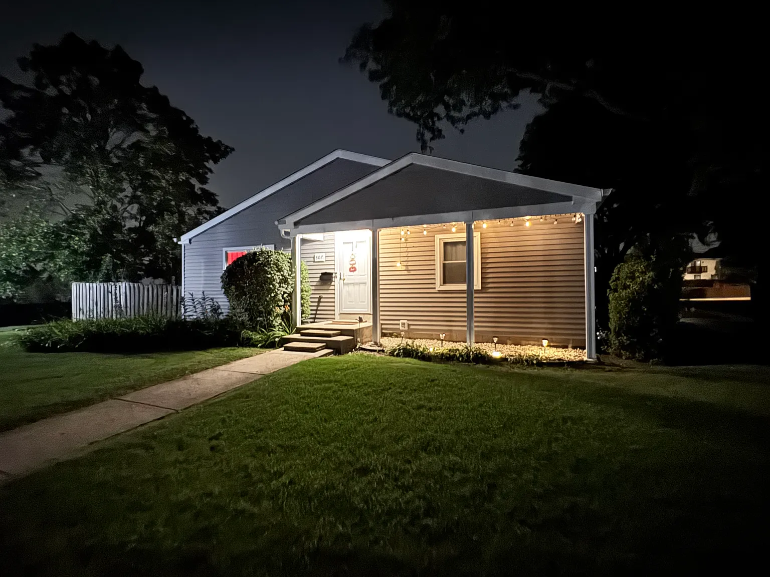 807 Mansfield Ct — Photo 3
