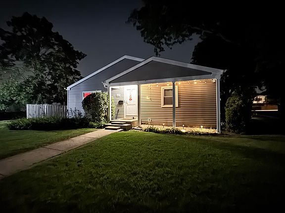 3rd image of 807 Mansfield Ct