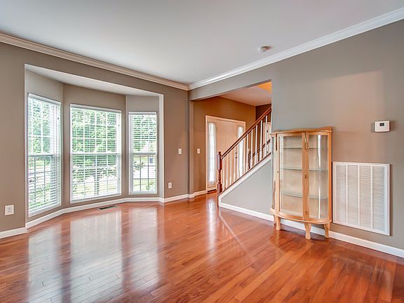 5th image of 2724 Water Ln