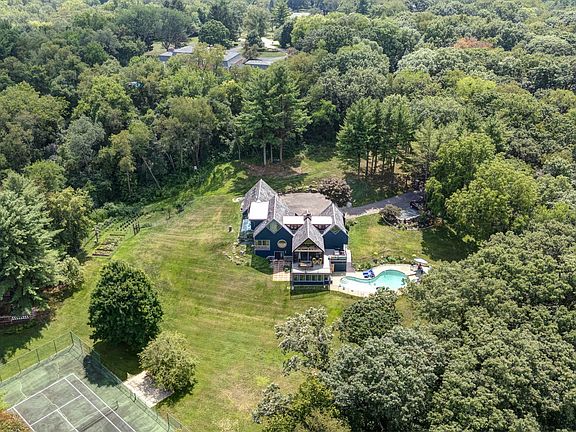 4th image of 367 Overlook Rd