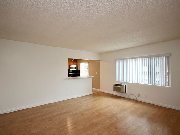 2nd image of 5324 Baldwin Ave APT 37