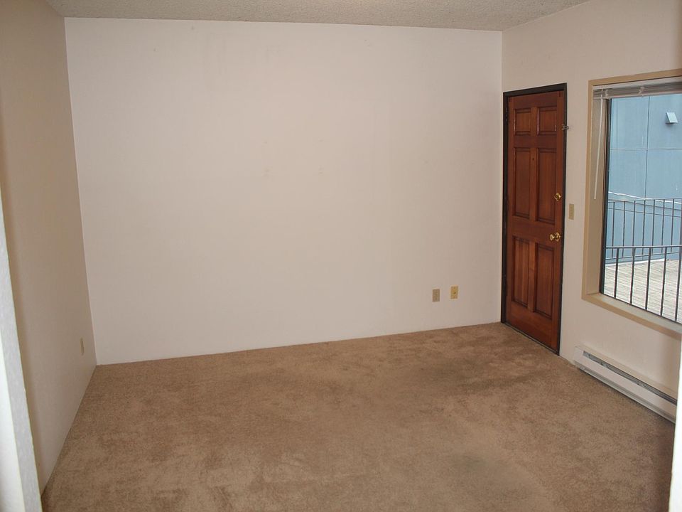 2nd image of 2323 Boylston Ave E