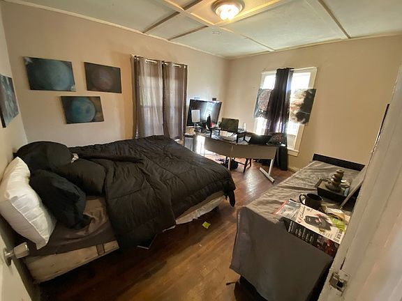 5th image of 2309 College Dr