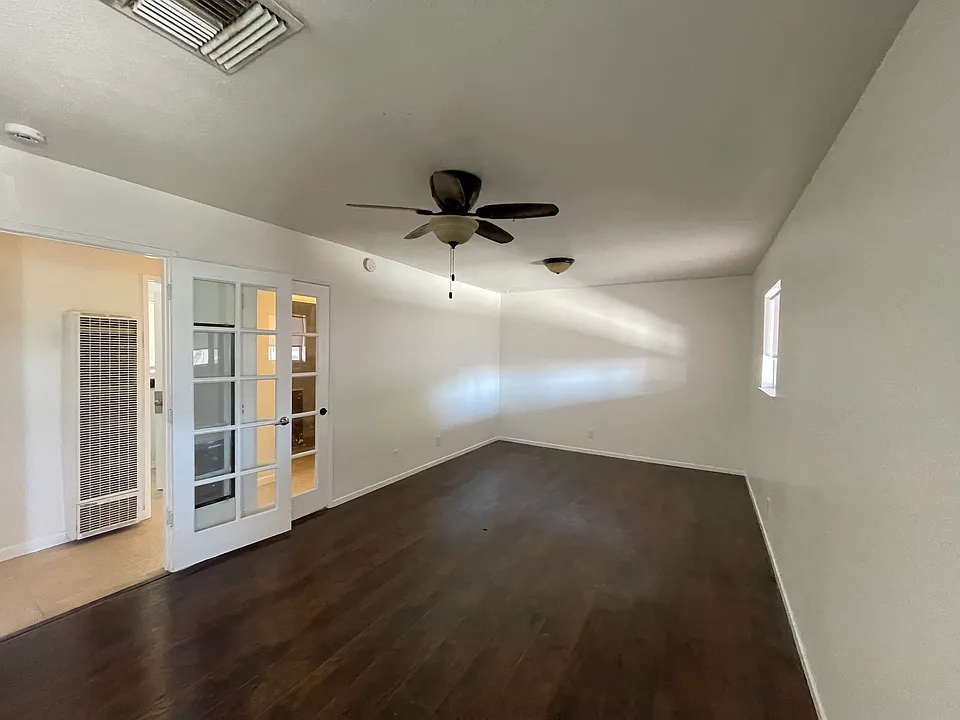224 S Gold Canyon St