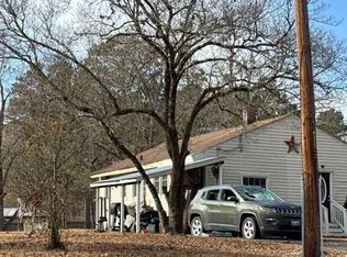 162 Williford Ln, Spring Lake, NC 28390