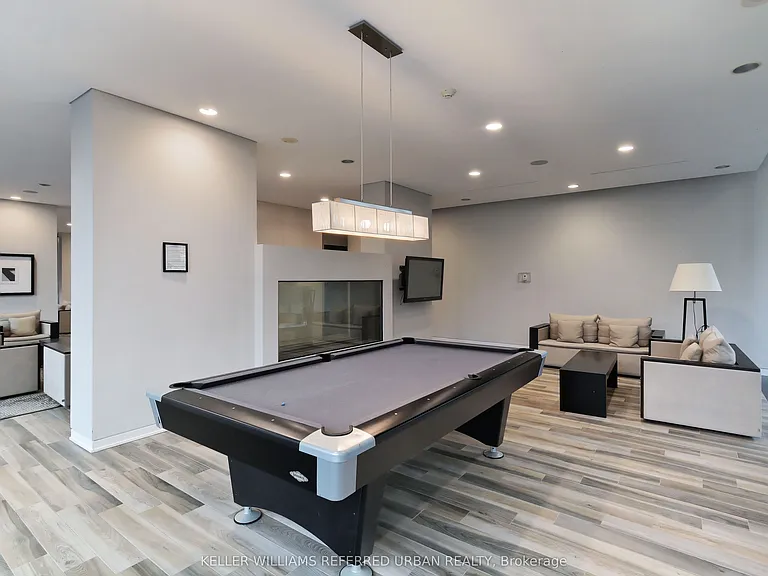 33 Charles St E #3902 — Photo 4