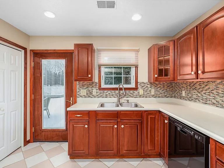 299 Garden Hill Dr — Photo 15
