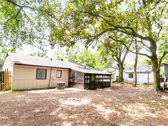 3rd image of 4106 Springdale Rd