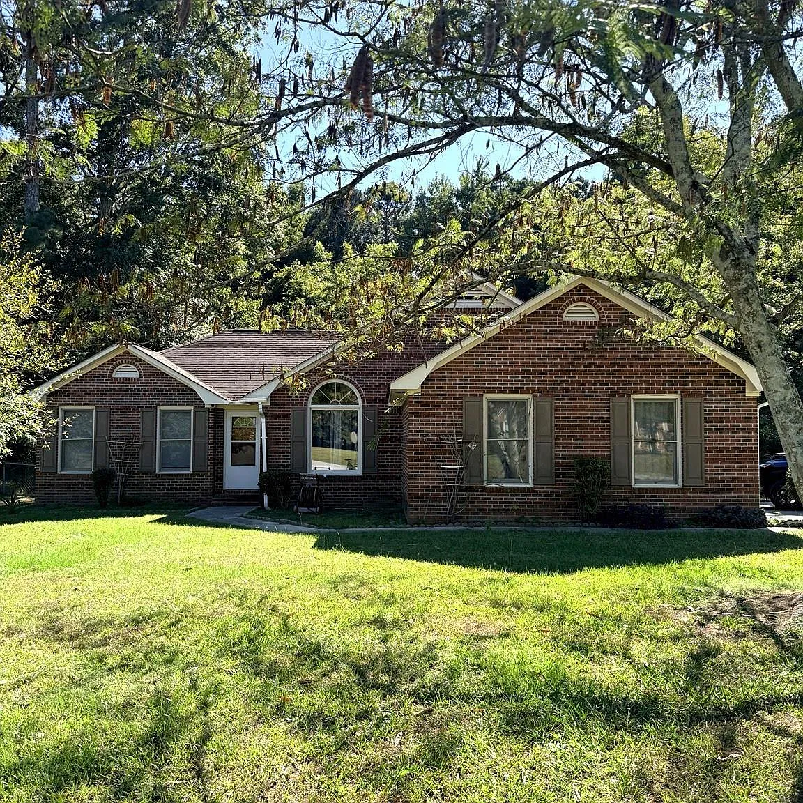 3 bed, 1393 sqft, $1,850 — Photo 1