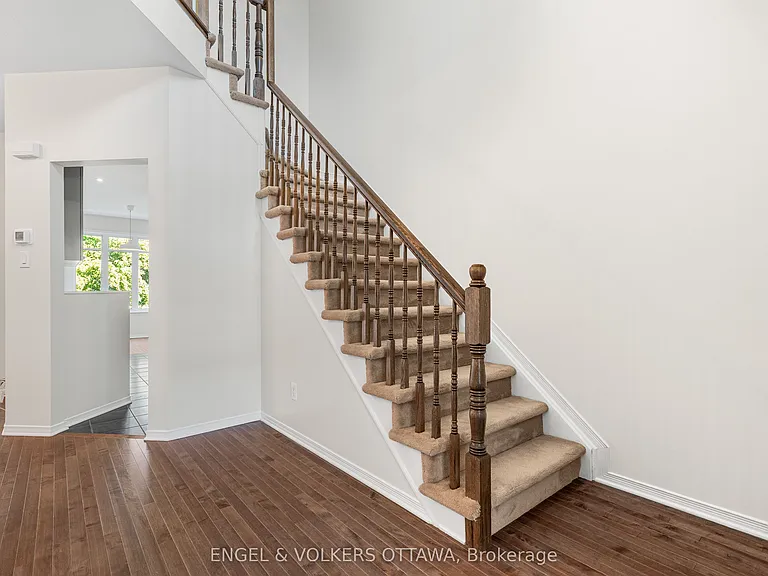 729 Nakina Way — Photo 22