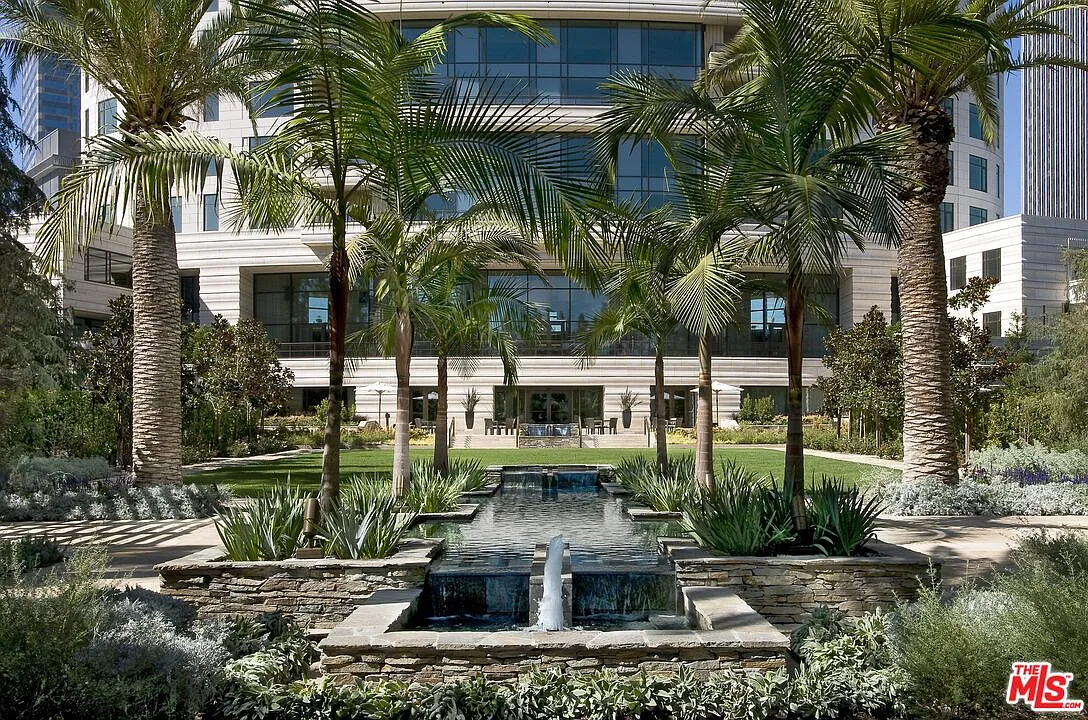 2 bed, 3.5 bath, 5320 sqft, $95,000 — Photo 3