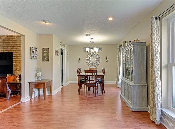3rd image of 4208 Connecticut Ave