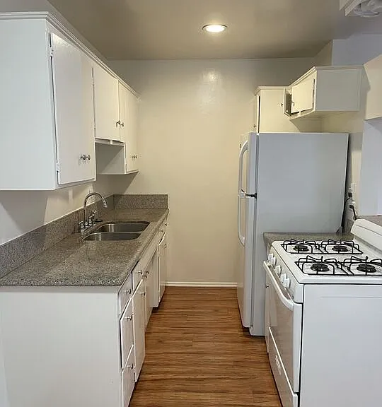 1620 Brockton Ave #15 — Photo 8