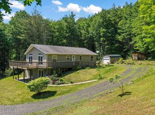 122 Colfax Rd, Cambridge, NY 12816