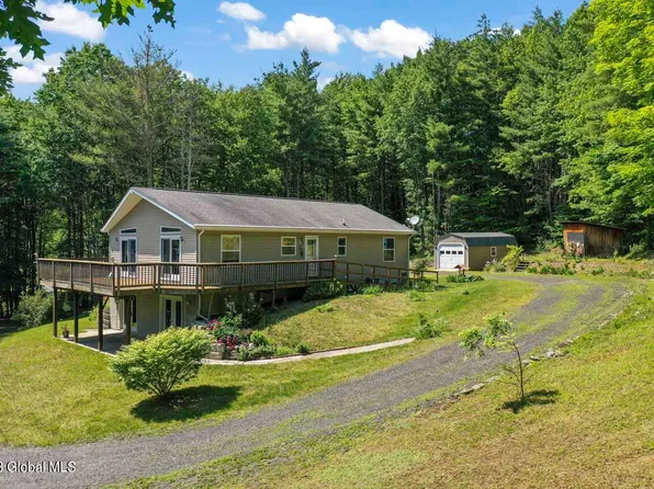 122 Colfax Road, Cambridge, NY 12816