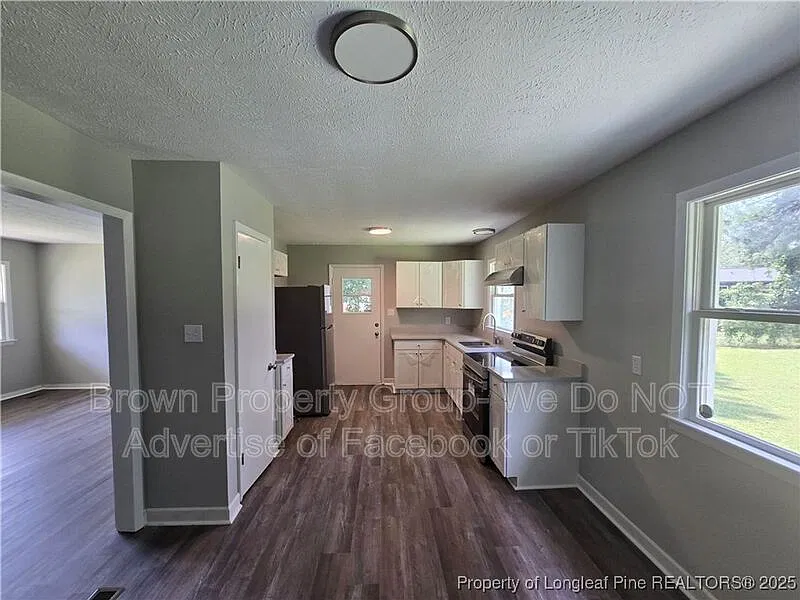 3 bed, 1.5 bath, 1066 sqft, $1,395 — Photo 4