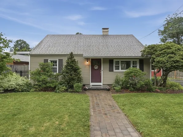 67 Crescent St, Shrewsbury, MA 01545
