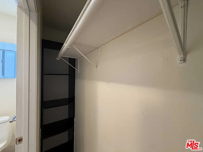 121 S Palm Dr #404A — Photo 34