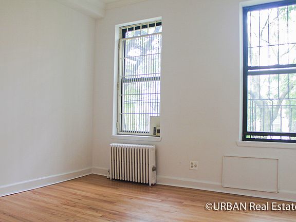3rd image of 271 E 10th St #4RE