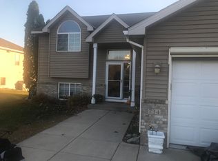 734 Monnens Ave, Shakopee, MN 55379