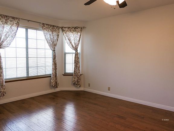 4th image of 401 Lorene Ct