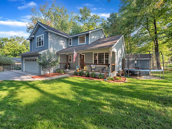 4th image of 3042 Wycliffe Dr SE